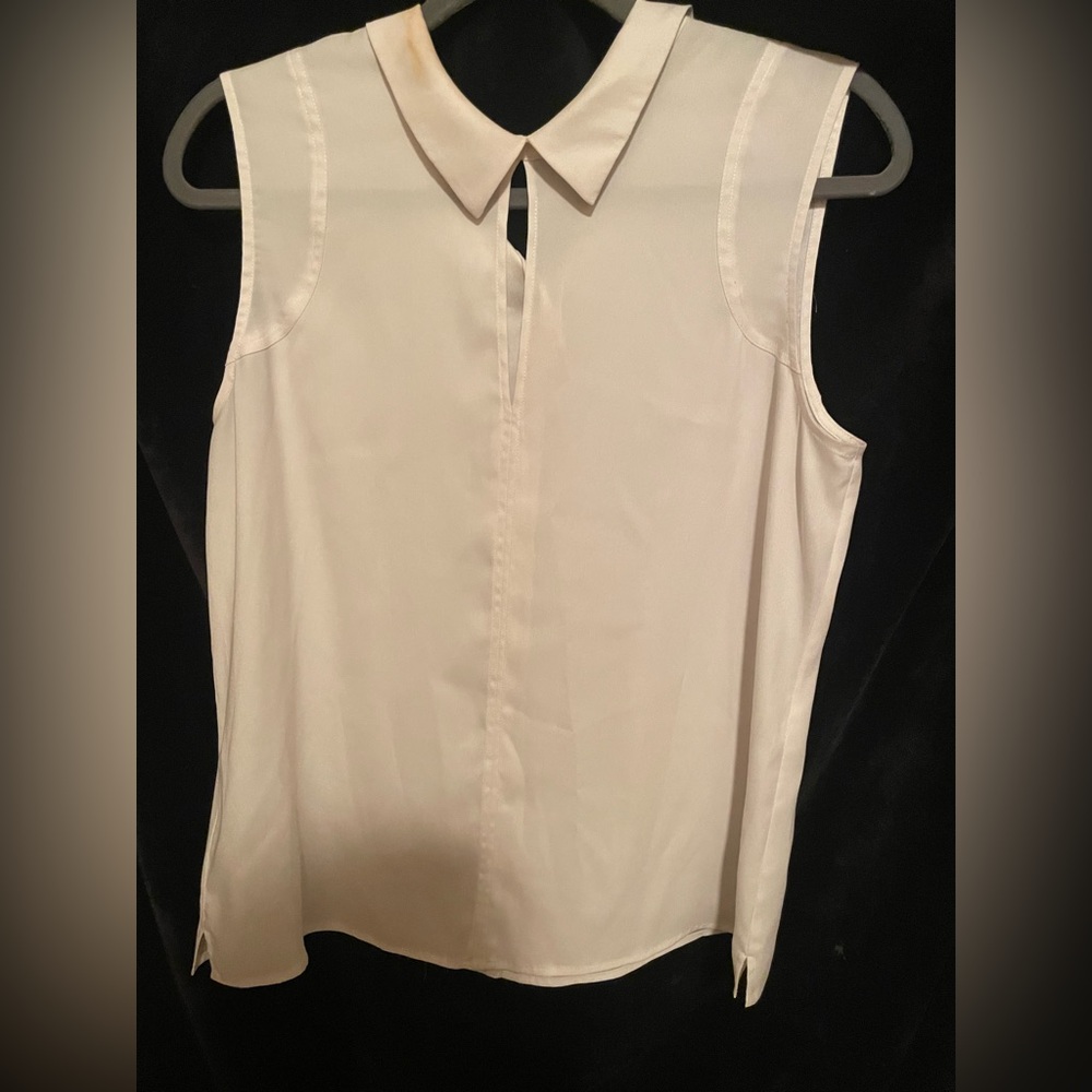 Ann Taylor sleeveless blouse Collard Slit hem Back Buttons Medium Cream/white